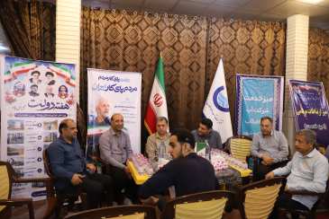 میز خدمت شرکت آب و فاضلاب بوشهر همزمان با هفته دولت در مصلی نماز جمعه برپا شد