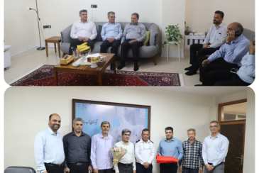 مدیرعامل آبفا بوشهر با خانواده شهدای همکار دیدار کرد
