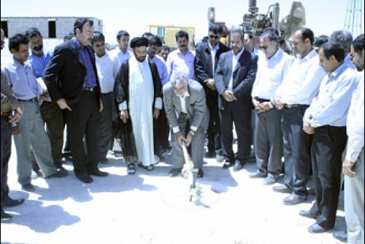 در آئینی با حضور استاندار بوشهر کلنگ احداث مخزن ذخیره آب 10 هزار متر مکعبی دیر به زمین زده شد