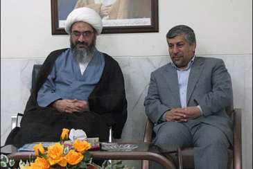وزیر نیرو گفت :از همه ظرفیتها و شیوه های مختلف آبرسانی برای رفع مشکلات آب استان بوشهر استفاده می کنیم