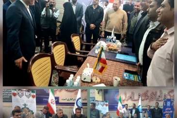 میز خدمت شرکت آب و فاضلاب استان بوشهر در مصلای این شهر برپا شد