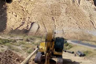 پیشرفت اجرای فاز دوم خط انتقال آب به روستاهای ساحلی شهرستان دیر