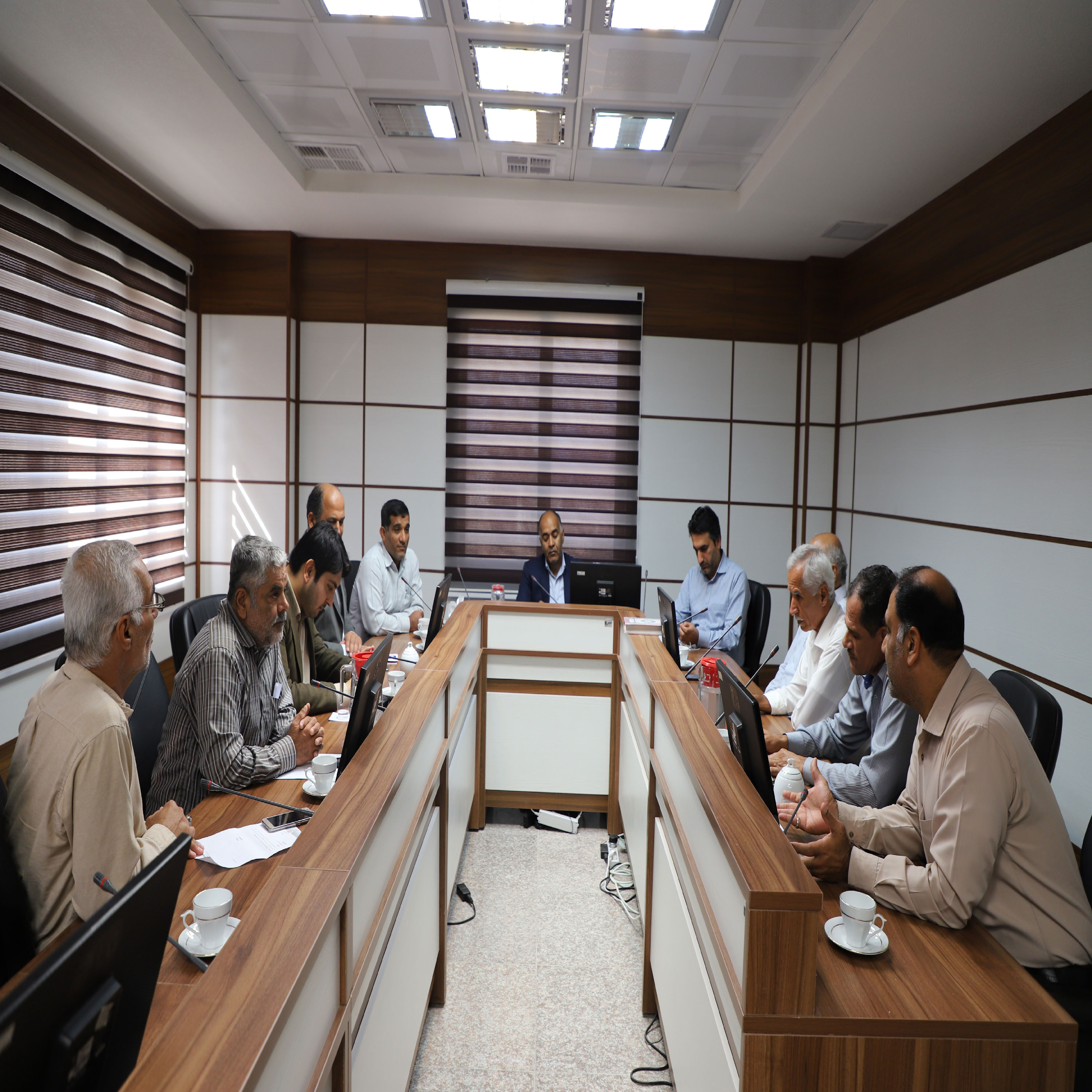 نشست هم اندیشی مدیر عامل شرکت آب وفاضلاب استان بوشهر با شورایاران محلات جنوبی شهر بوشهر برگزار گردید