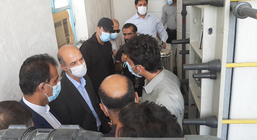 وزیر نیرو از سامانه ارتقا کیفیت آب روستاهایی شهرستان دشتی استان بوشهر بازدید کرد