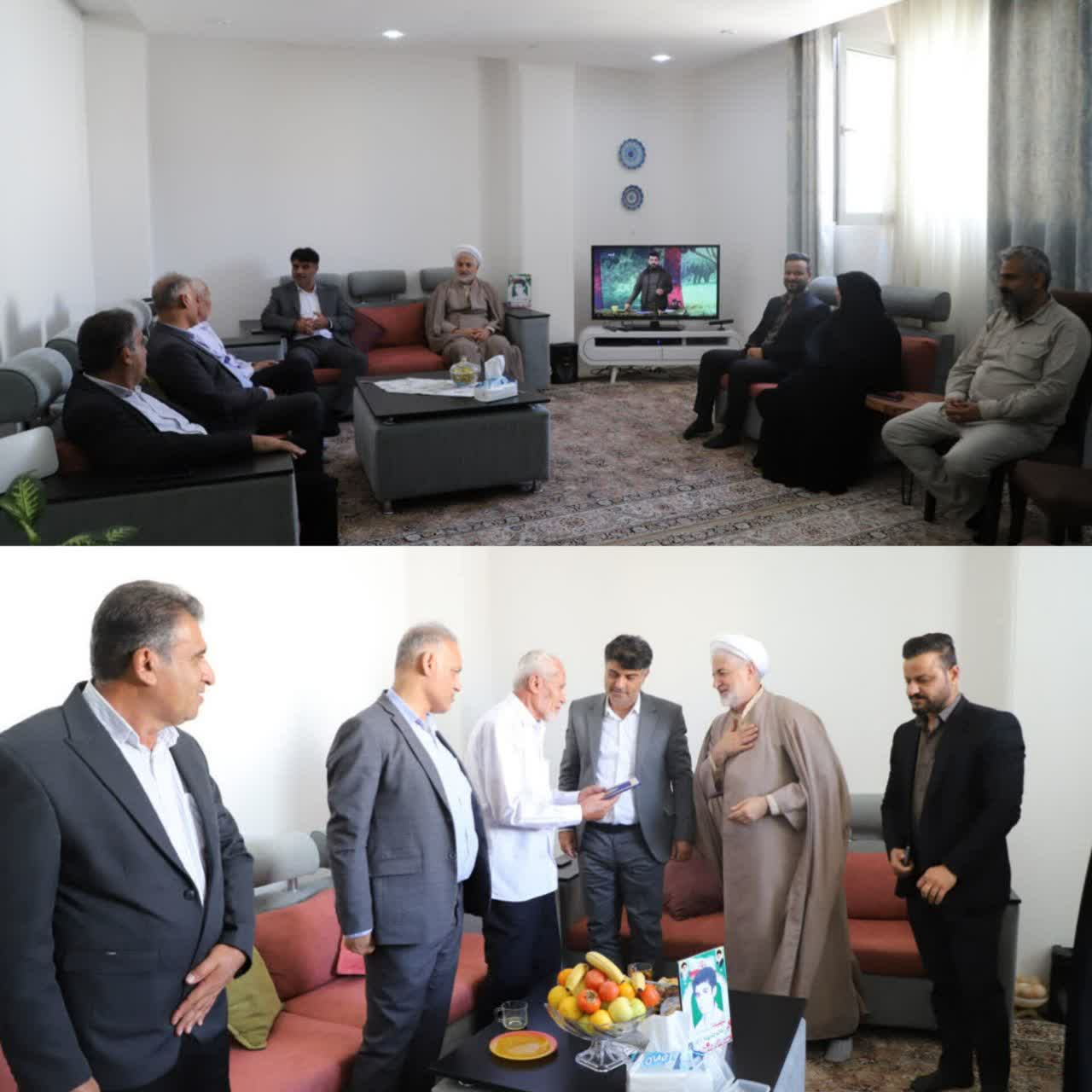 دیدار مدیرعامل و کارکنان شرکت آبفا استان بوشهر با خانواده شهید غلامرضا بهنام آزاد