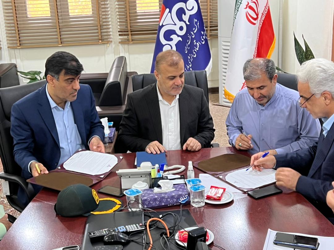 تفاهمنامه تحویل زمین برای احداث آب‌شیرین کن در شهر عسلویه امضا شد
